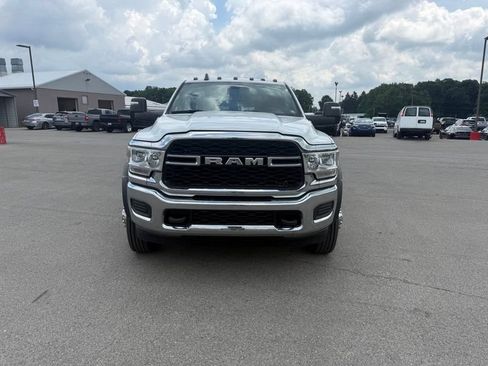 Used 2024 RAM 5500 Tradesman w/ Chrome Appearance Group AWD/4WD image 2