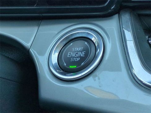 Certified 2025 Chevrolet Trax LT image 32