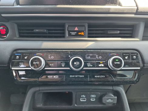 Used 2024 Honda Pilot Elite image 18
