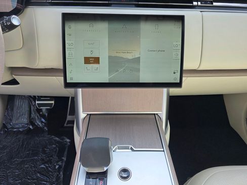 New 2026 Land Rover Range Rover Autobiography AWD/4WD image 17