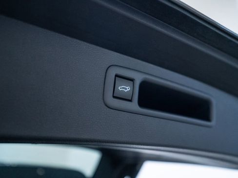 Certified 2024 Toyota Highlander LE image 36