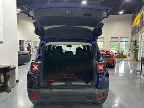 Used 2021 Jeep Renegade Sport w/ Sport Appearance Group AWD/4WD image 37