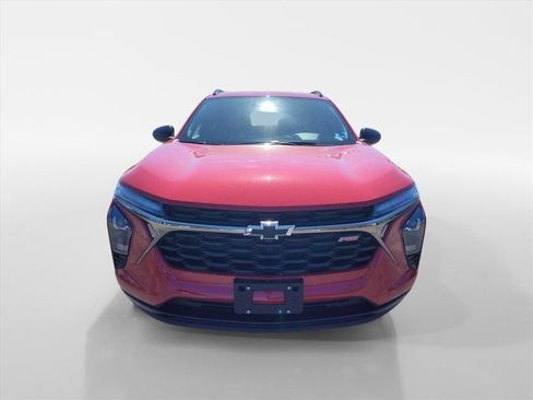 New 2026 Chevrolet Trax RS w/ Sunroof Package FWD image 8