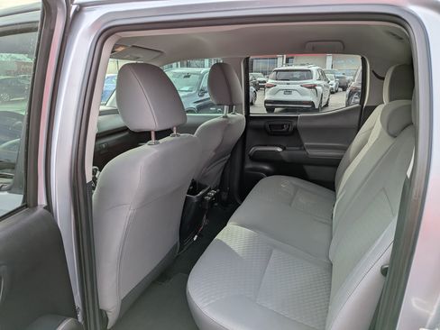 Used 2020 Toyota Tacoma SR5 image 12