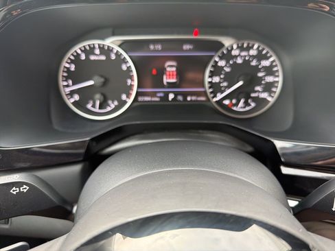 Used 2025 Nissan Pathfinder SL AWD/4WD image 31