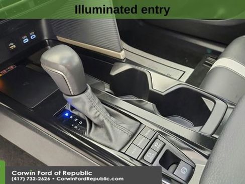 Used 2025 Toyota Camry SE image 16