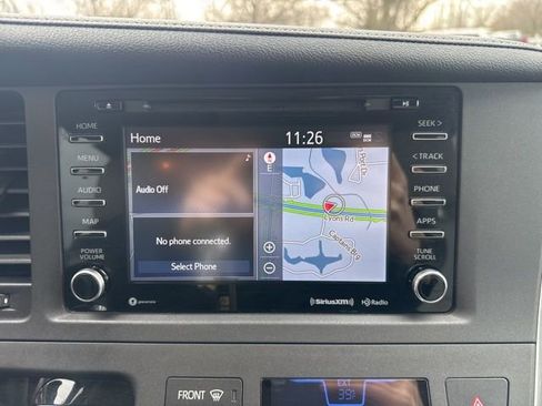 Used 2018 Toyota Sienna XLE w/ XLE Navigation Package image 22