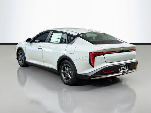 New 2026 Kia K4 LXS image 5