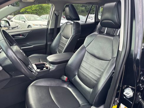 Used 2020 Toyota RAV4 Limited AWD/4WD image 16
