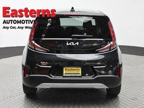 Used 2025 Kia Soul LX w/ LX Technology Package FWD image 6