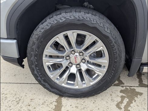 Used 2024 GMC Sierra 1500 Denali w/ Technology Package AWD/4WD image 17
