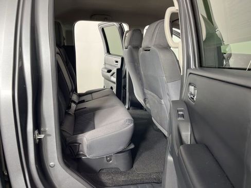 Used 2025 Nissan Frontier SV w/ SV Convenience Package RWD image 45