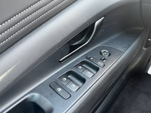 Used 2025 Hyundai Elantra Sport FWD image 19