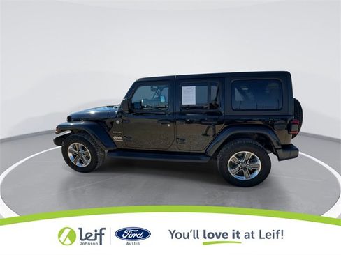 Used 2018 Jeep Wrangler Unlimited Sahara image 7