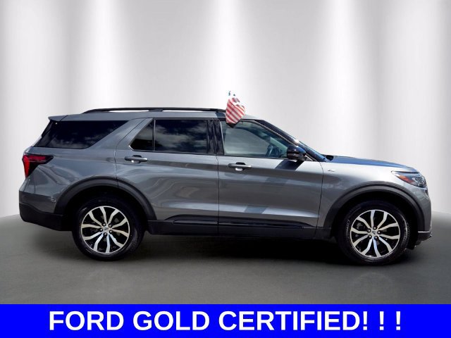 Certified 2025 Ford Explorer ST-Line AWD/4WD image 6
