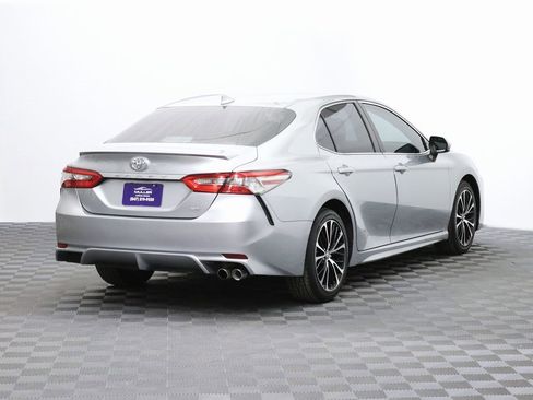 Used 2019 Toyota Camry SE image 8