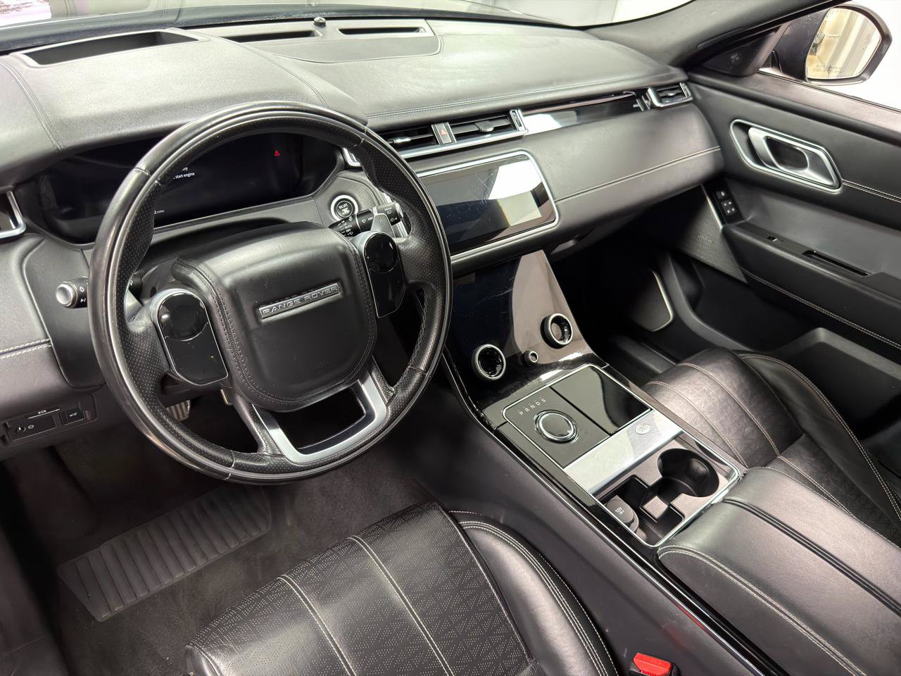 Used 2018 Land Rover Range Rover Velar AWD/4WD image 27