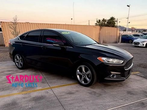 Used 2015 Ford Fusion SE w/ Equipment Group 201A FWD image 9