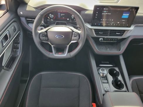 Used 2025 Ford Explorer ST image 13