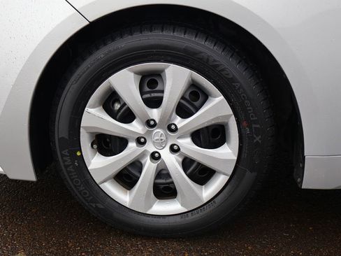 Used 2024 Toyota Corolla LE image 34