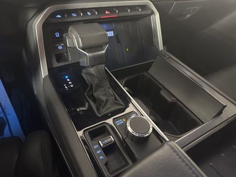 Used 2024 Toyota Sequoia Platinum image 18