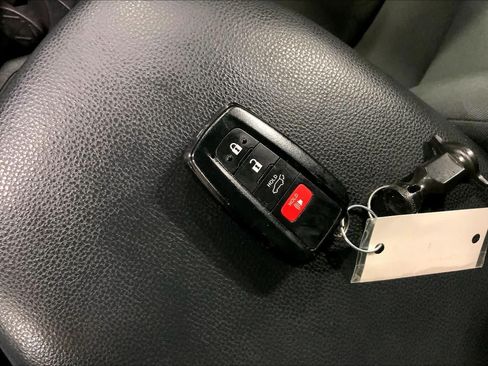 Used 2023 Toyota RAV4 XLE w/ Convenience Package AWD/4WD image 15