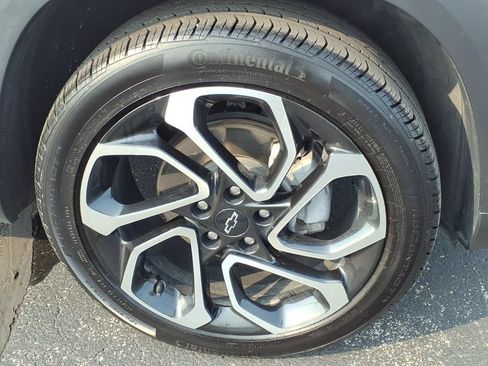 Used 2025 Chevrolet Trax RS w/ Driver Confidence Package FWD image 16