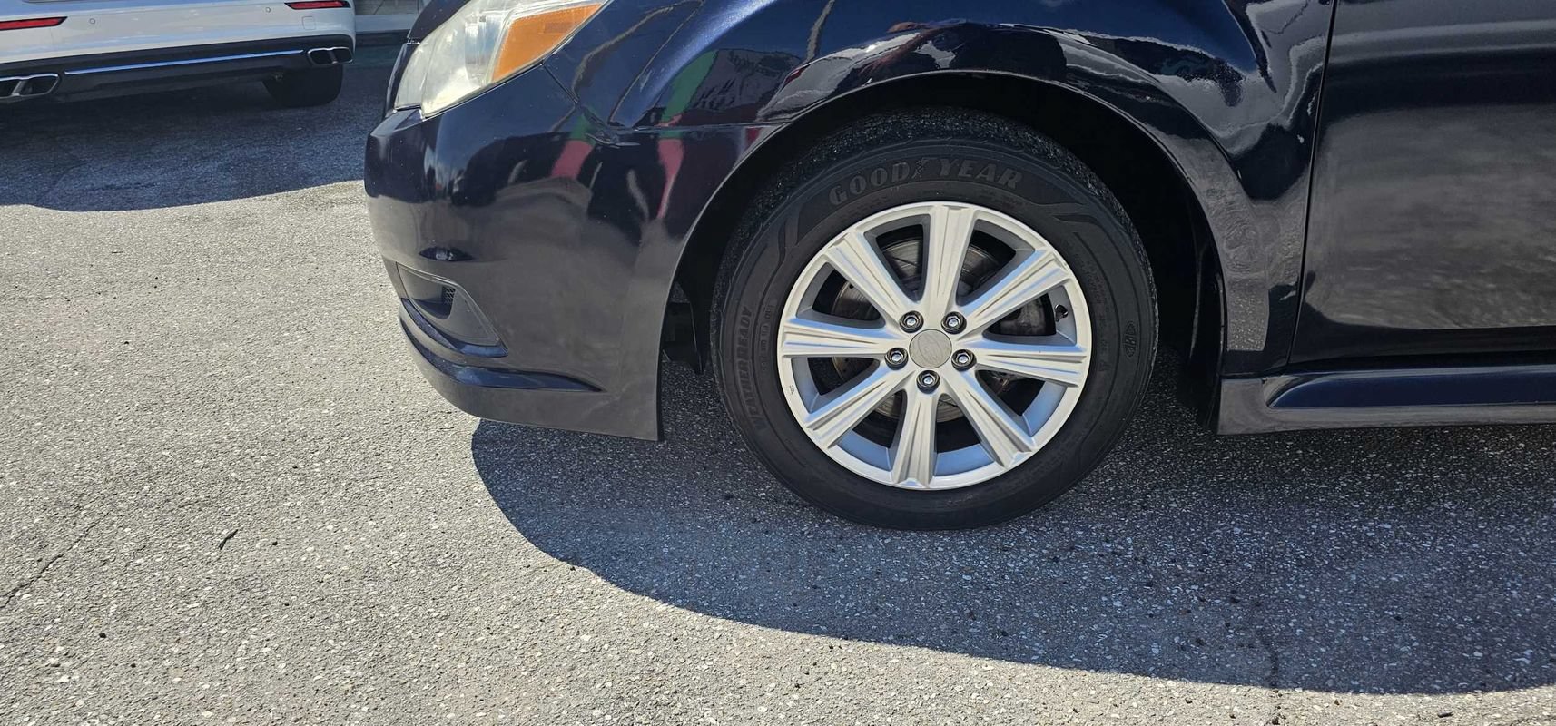 Used 2012 Subaru Legacy 2.5i Premium w/ All-Weather Pkg + Moonroof AWD/4WD image 12