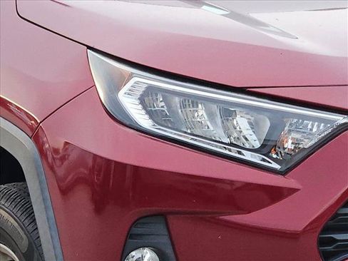 Used 2020 Toyota RAV4 XLE FWD image 5