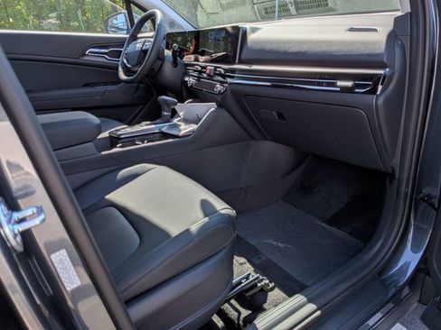 New 2026 Kia Sportage EX FWD image 25