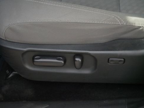 Certified 2022 Toyota Tacoma SR5 image 20