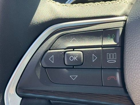 Certified 2025 Jeep Grand Cherokee Altitude image 13