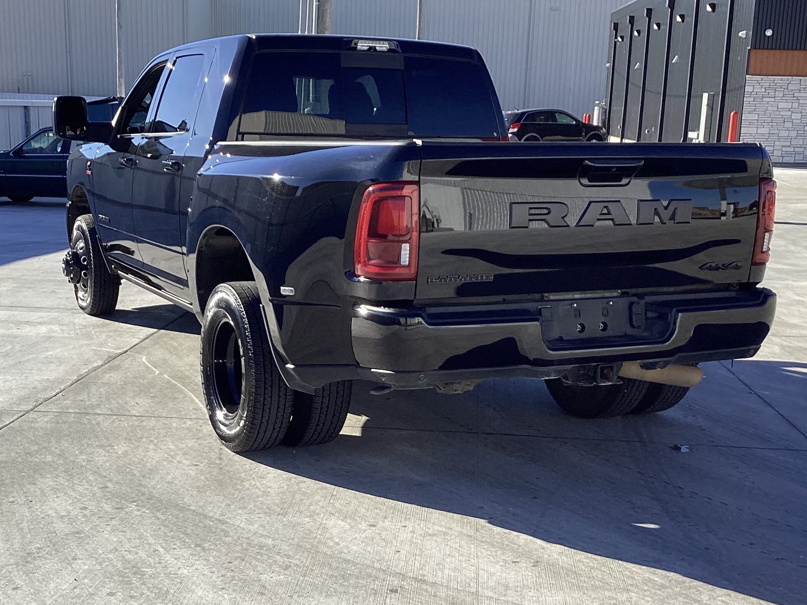 Used 2025 RAM 3500 Laramie AWD/4WD image 6