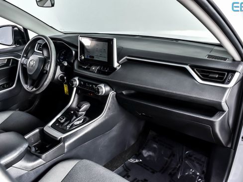 Used 2025 Toyota RAV4 LE image 25