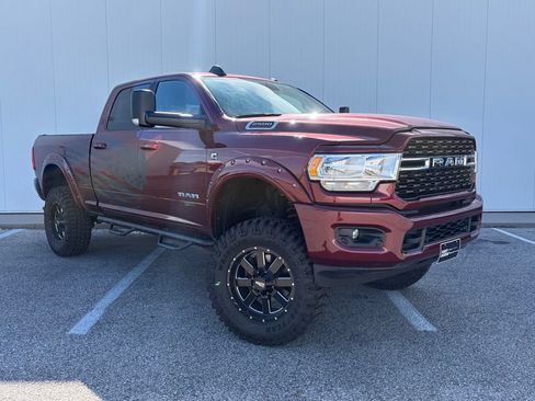 Used 2022 RAM 2500 Big Horn w/ Level C Equiment Group AWD/4WD image 9