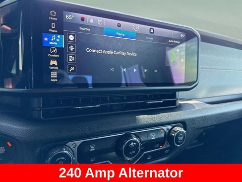 Used 2024 Jeep Gladiator Sport AWD/4WD image 18