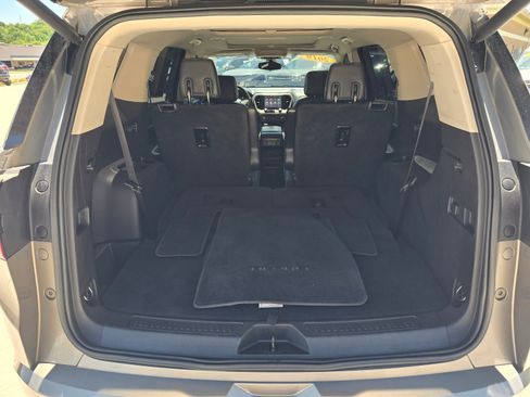 Used 2019 GMC Acadia Denali w/ Technology Package FWD image 25