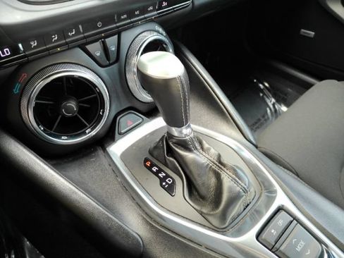Used 2017 Chevrolet Camaro LT w/ Technology Package RWD image 38