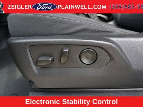 Used 2023 Chevrolet Silverado 1500 LT AWD/4WD image 16