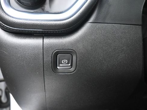 Used 2019 Chevrolet Silverado 1500 RST image 27