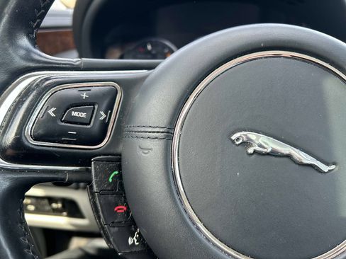 Used 2012 Jaguar XJ image 25