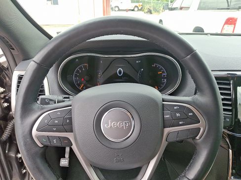 Used 2021 Jeep Grand Cherokee Laredo X image 20