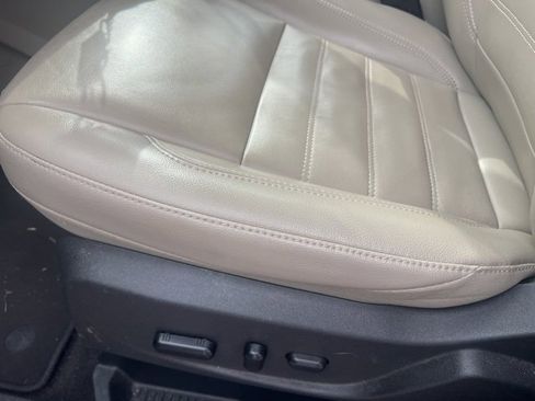 Certified 2019 Ford Escape Titanium image 9