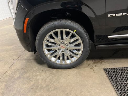 New 2026 GMC Yukon XL Denali w/ Denali Reserve Package image 9