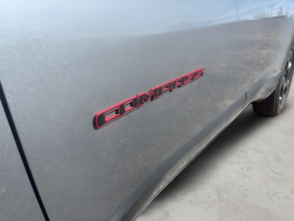 Used 2024 Jeep Compass Trailhawk AWD/4WD image 10