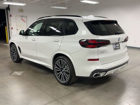 New 2026 BMW X5 sDrive40i w/ M Sport Package image 3