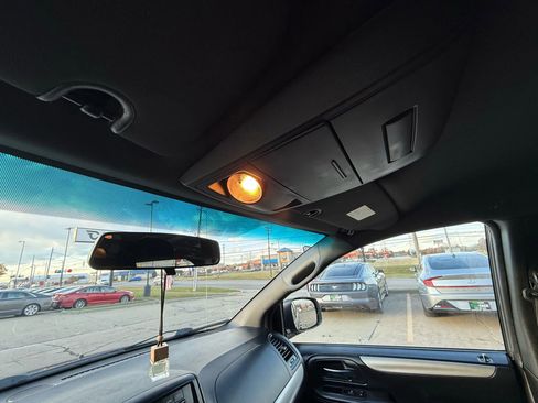 Used 2015 Dodge Grand Caravan SE w/ Quick Order Package 29E SE image 39