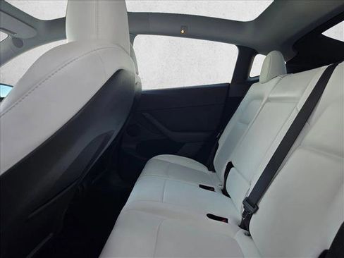 Used 2023 Tesla Model Y Performance image 15