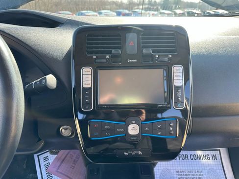 Used 2013 Nissan Leaf SV w/ LED & Quick Charge Pkg image 19