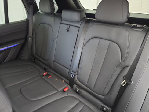 Used 2022 BMW X5 xDrive40i w/ Climate Comfort Package image 14